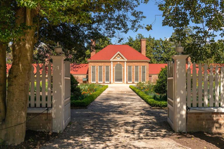 The greenhouse at George Washington's Mount Vernon was originally built in 1787 with technical advice and starter plants provided by Margaret Tilghman Carroll. It burned in 1835 and was reconstructed in 1951 based on drawings of the original structure.